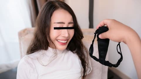 Madam, please let me buy the underwear you're wearing right now! ~A mature woman who mistook a thong for a full-coverage bra~ pacopacomama_092226_100