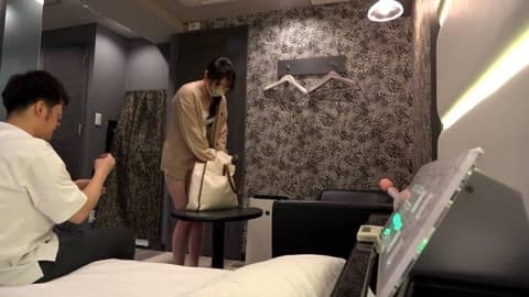 【结菜酱×个人拍摄】送上男士按摩后，因为太过漂亮了，所以跪下恳求进行情色自拍… FC2-PPV-4784041